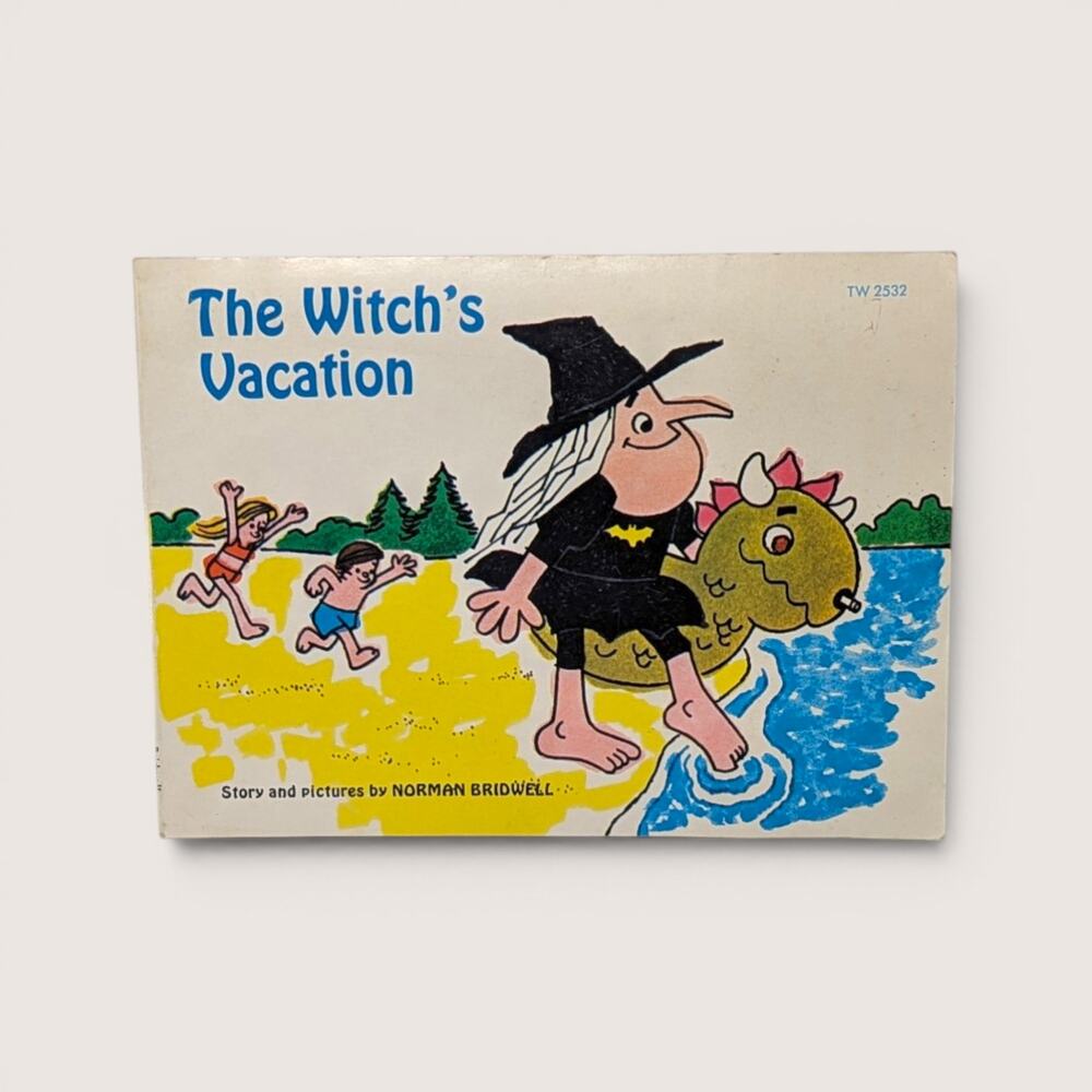 1974 The Witch's Vacation Norman Bridwell Softcover Book